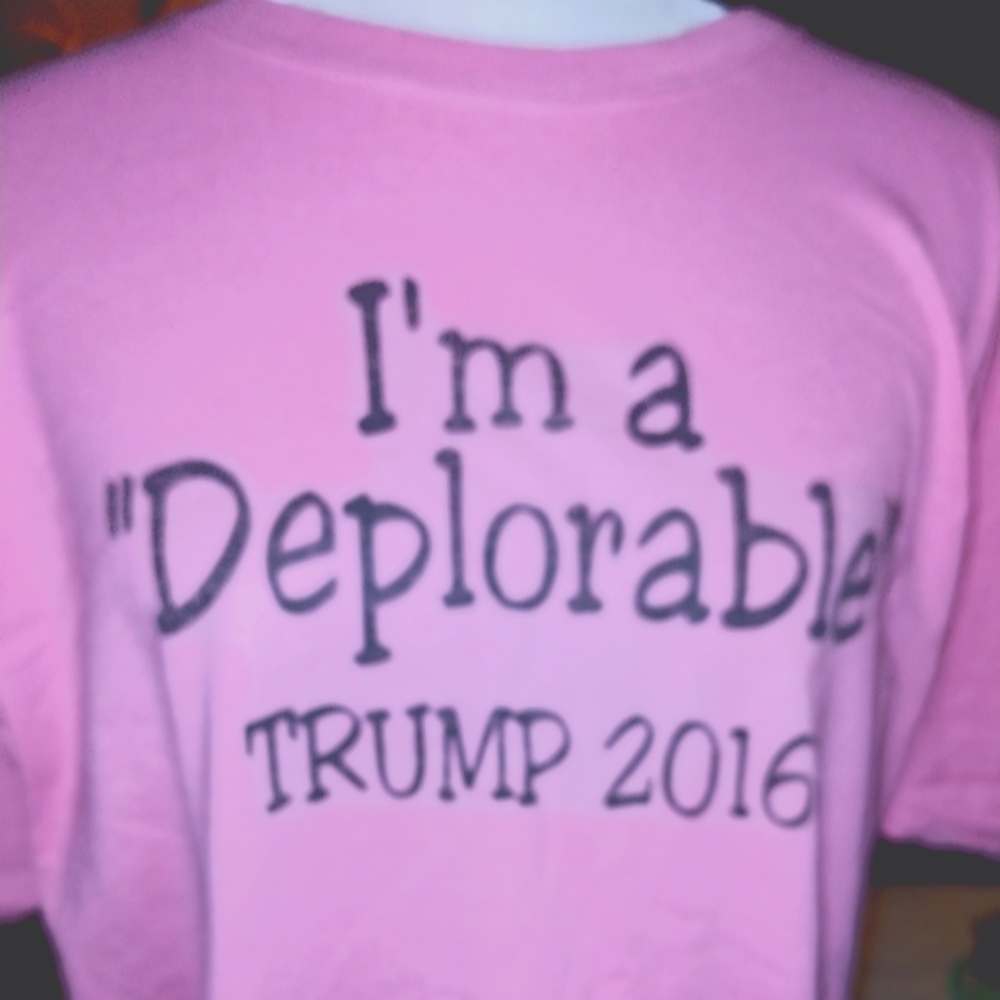 I'm A Deplorable Trump 2016 Tshirt size L